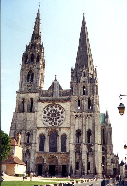 chartres1.jpg