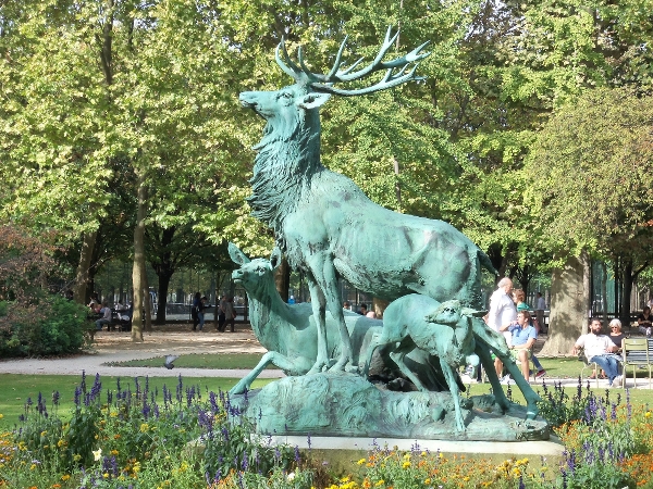 Paris Park-Stag Statue