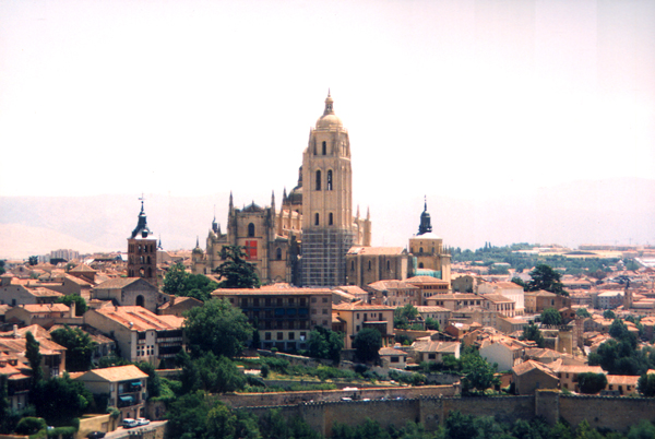 segoviacathedral1.jpg