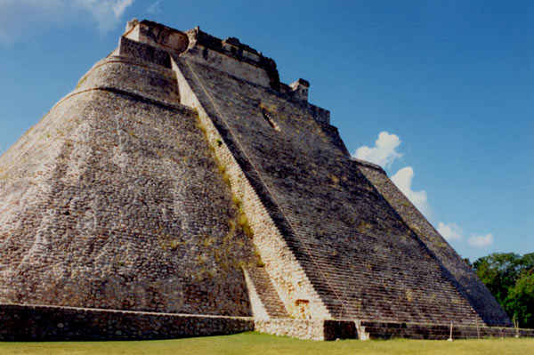 uxmal_magician_02.jpg