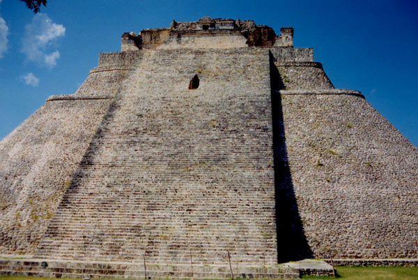 uxmal_magician_03.jpg