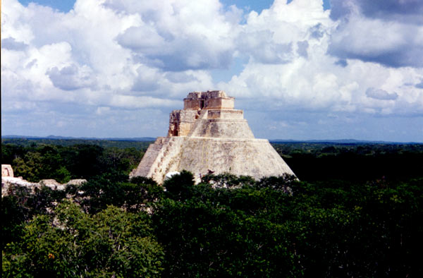 uxmal_magician_04.jpg