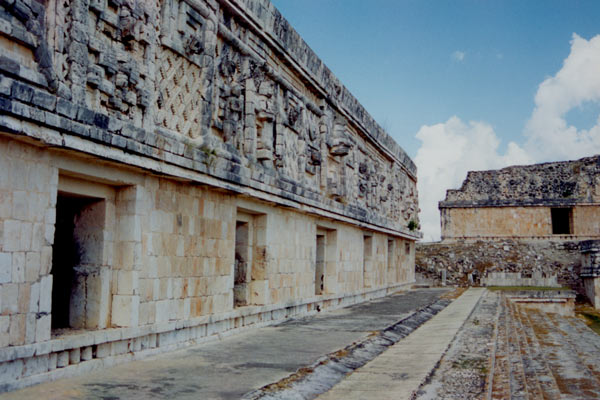 uxmal_nunnery_02.jpg